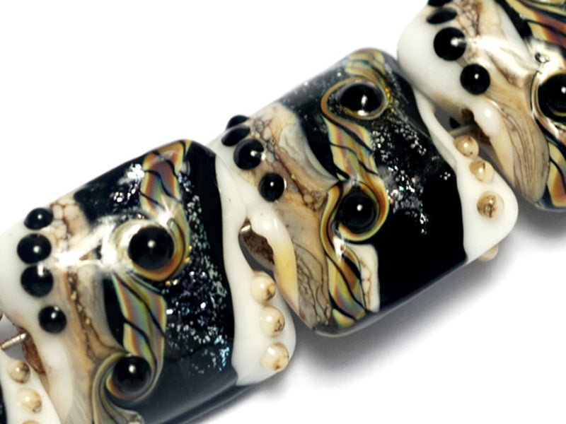 10204714 - Four Ravens Stardust Pillow Beads