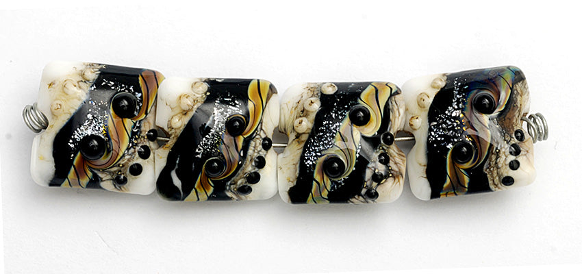 10204714 - Four Ravens Stardust Pillow Beads