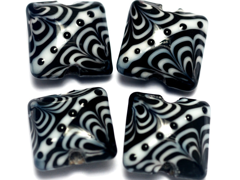 10205414 - Four Elegant Lady Pillow Beads