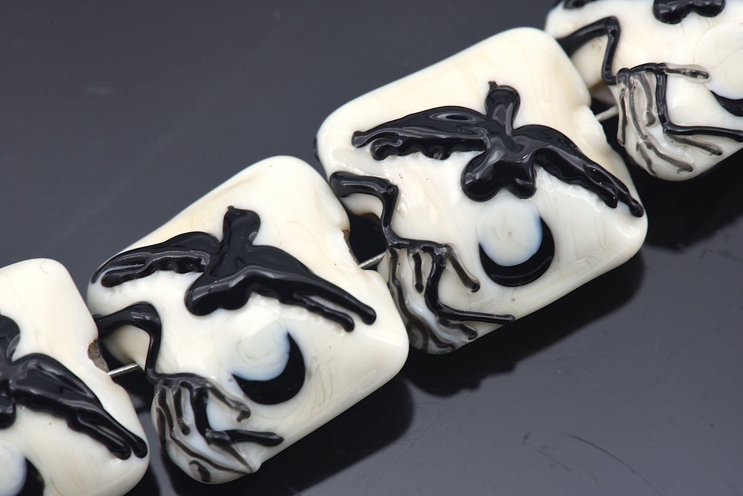 10306414 - Four Flying Raven Pillow Beads