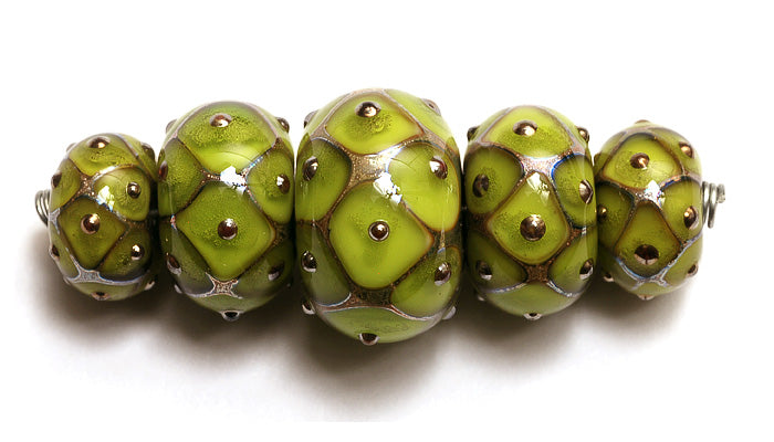 10505011 - Five Pear Green w/Metal Dots Graduated Rondelle Beads