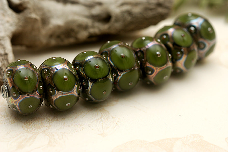 10505301 - Seven Pine Green w/Metal Dots Rondelle Beads