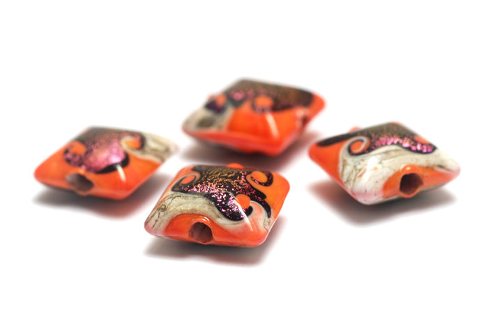 10706414 - Four Magic Moment Waves Pillow Beads