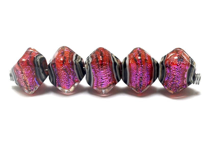 10706707 - Five Passion Pink Shimmer Crystal Shaped Beads
