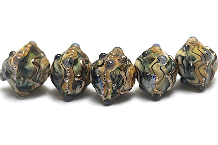 10902407 - Five Beige & Ivory Free Style Crystal Beads