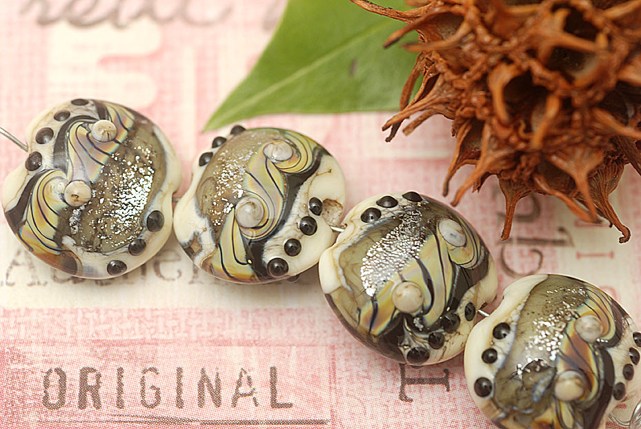 10902912 - Four Dreamers Stardust Lentil Beads