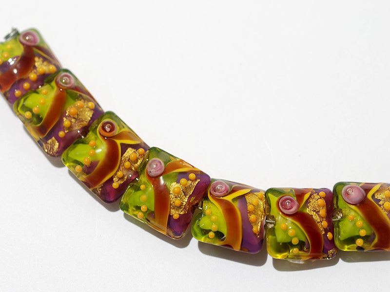 11007004 - Seven Carolina Parakeet Pillow Beads