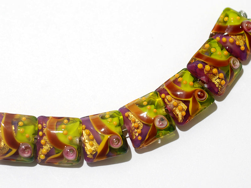 11007004 - Seven Carolina Parakeet Pillow Beads