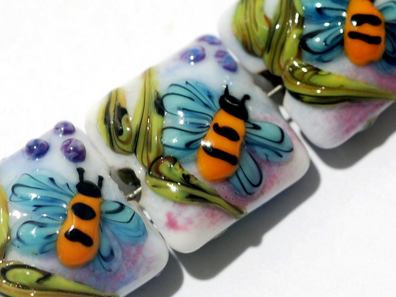 11007404 - Seven Bumble Bee Dreams Pillow Beads