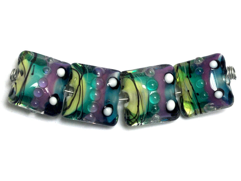 11008714 - Four Begonia Stripes Pillow Beads