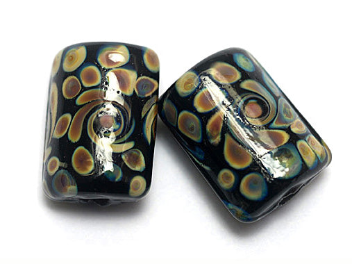 11200803 - Six Black w/Twisted Beige Dots Mini Kalera Beads