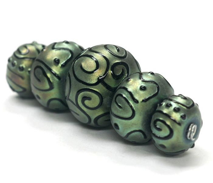 11203811 - Five Grad Green Pearl Surface w/Black Rondelle Beads