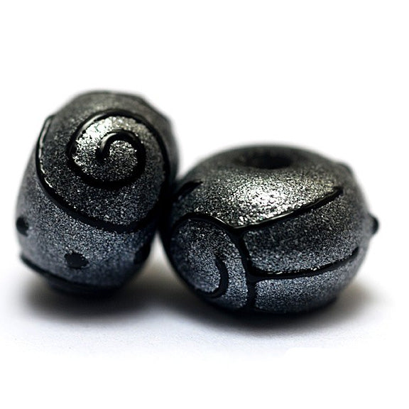 11205001 - Seven Gray Pearl Surface w/Black Rondelle Beads