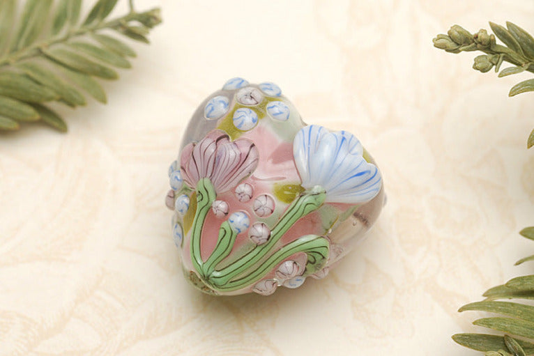 11805105 - Light Pink w/Blue Floral Heart
