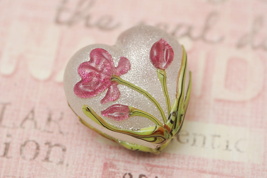 11832025 - Fuchsia Flower Heart (Large)
