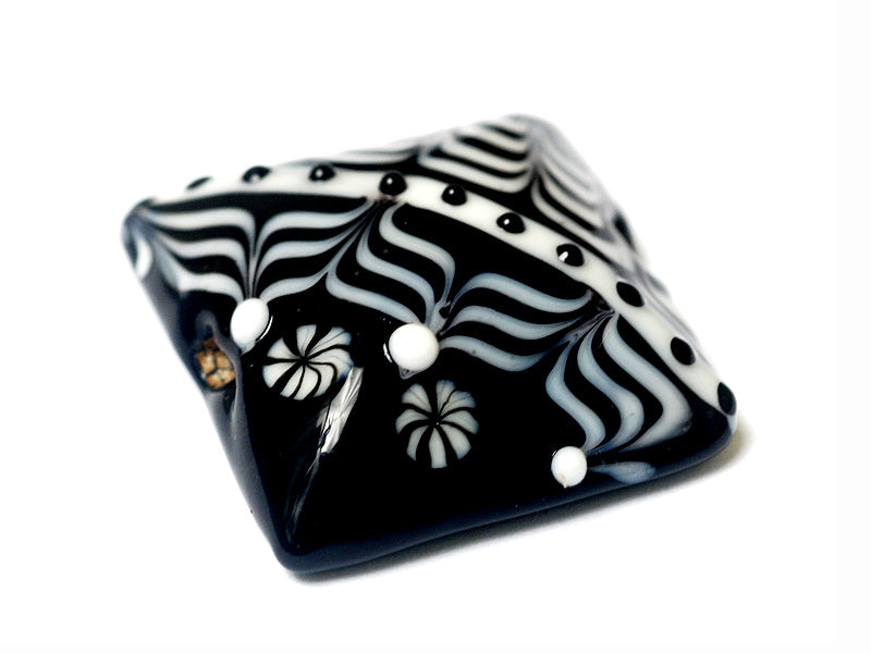 11835804 - Elegant Lady Pillow Focal Bead