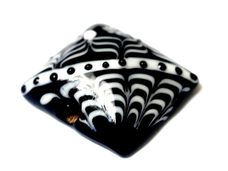 11835804 - Elegant Lady Pillow Focal Bead