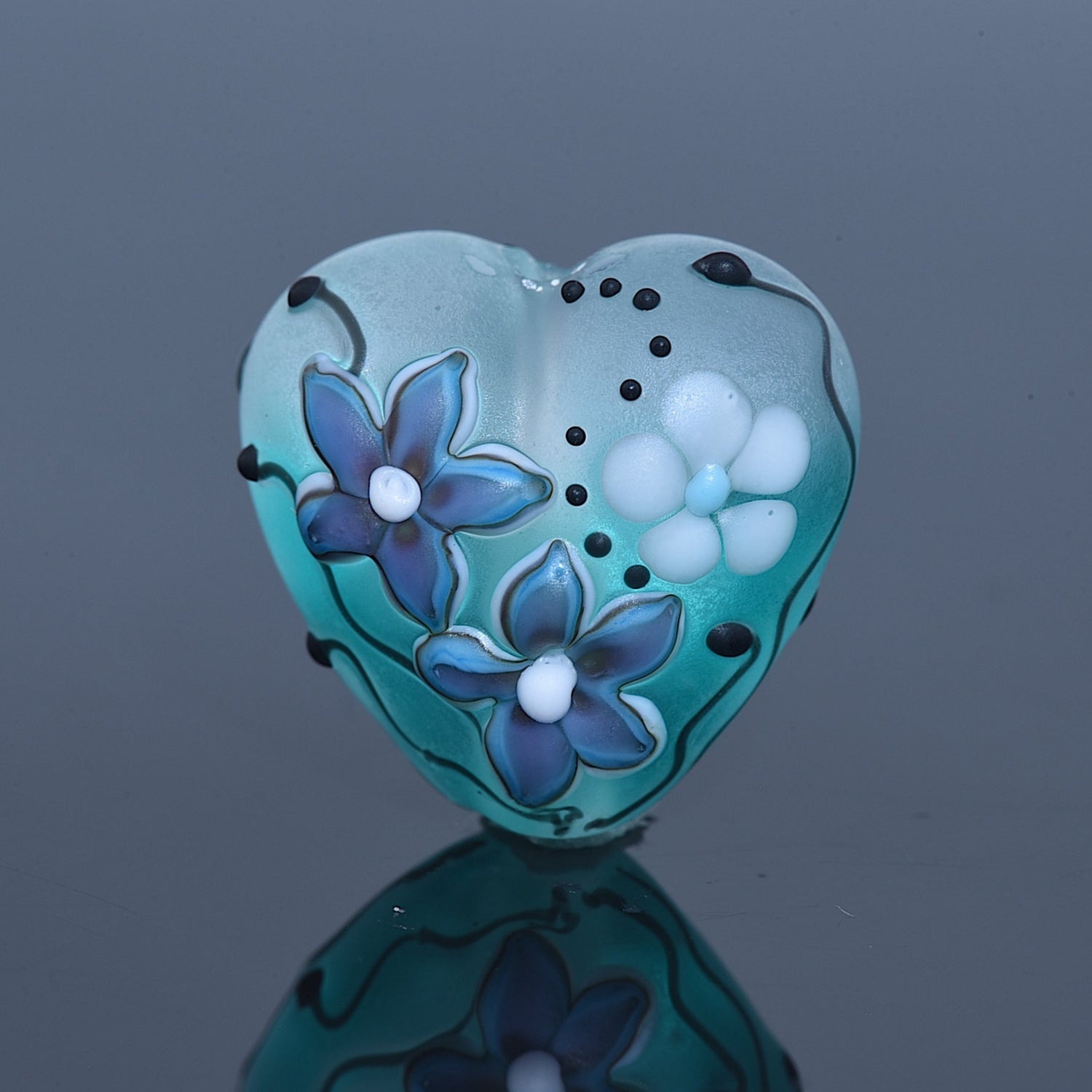 11843105 - Morning Dew Teal Heart Focal Bead