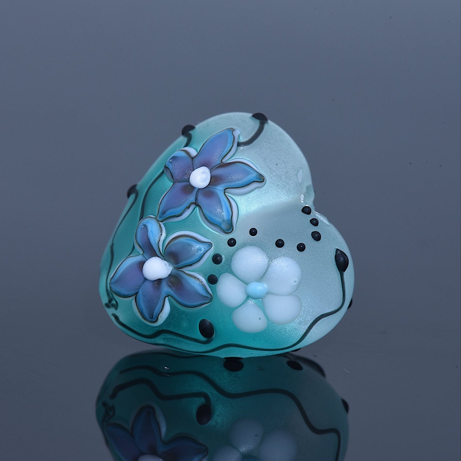 11843105 - Morning Dew Teal Heart Focal Bead