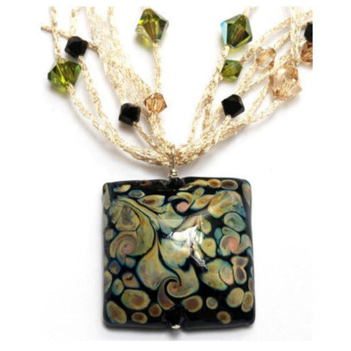 LC-11805304 - Necklace using Black w/Beige Free Style Pillow Focal