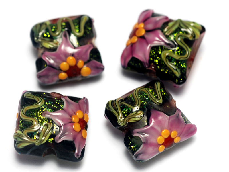 10109414 - Four Kelly's Elegance Pillow Beads