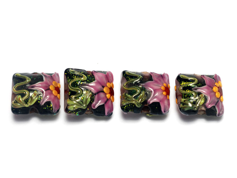 10109414 - Four Kelly's Elegance Pillow Beads