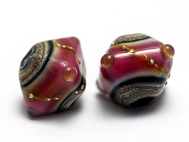 10109507 - Five Pink Petal Ridge Crystal  Shaped Beads