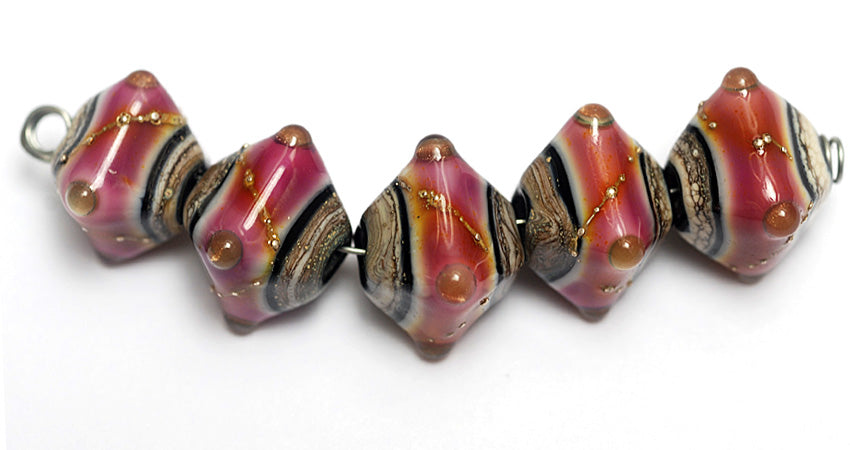 10109507 - Five Pink Petal Ridge Crystal  Shaped Beads