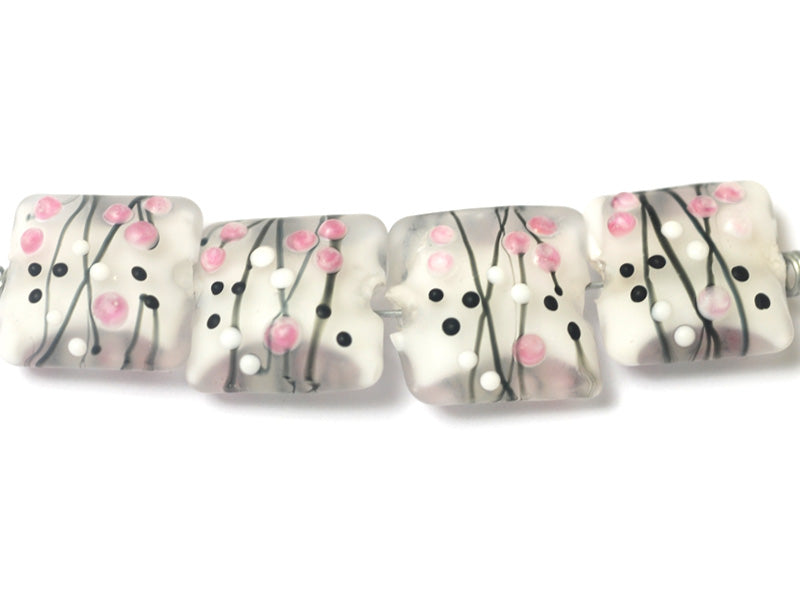 10109614 - Four Champagne Party Pillow Beads