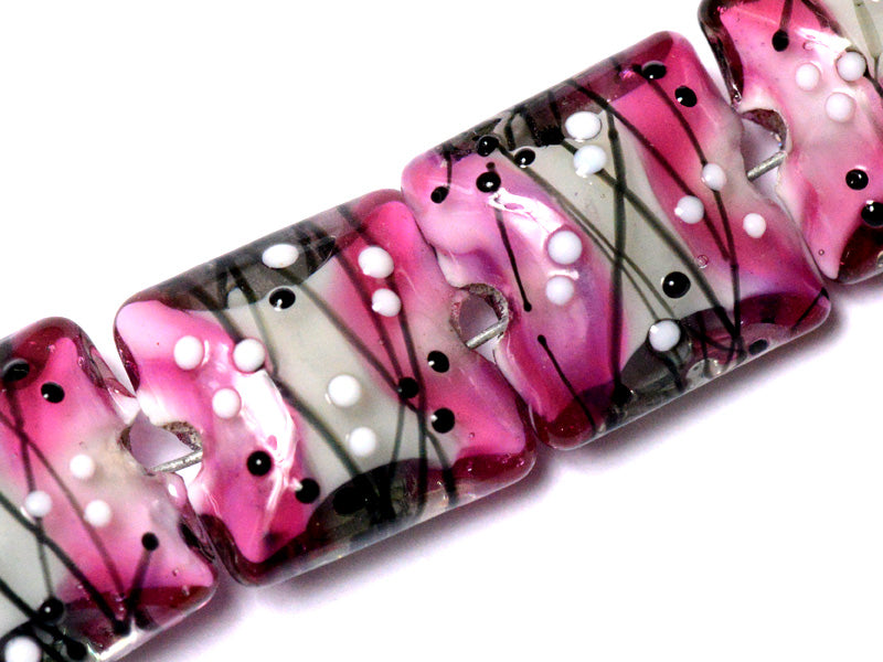 10109714 - Four Diva Party Pillow Beads