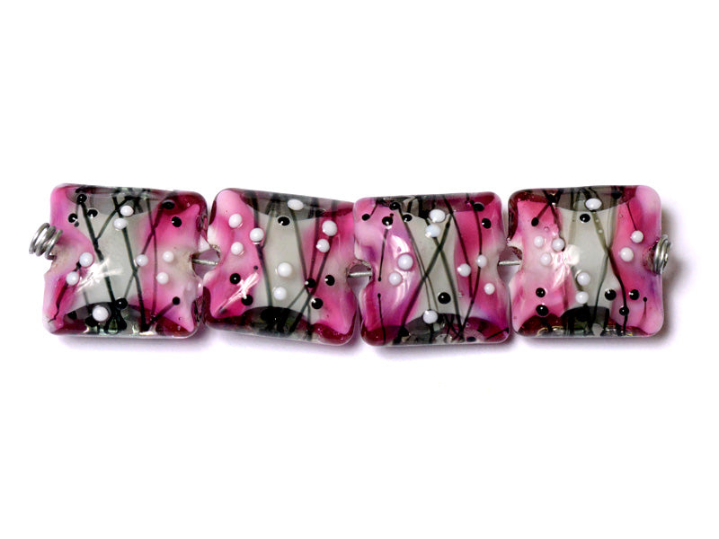 10109714 - Four Diva Party Pillow Beads