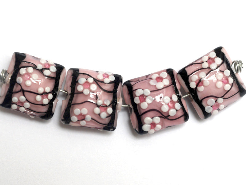 10110014 - Four Cherry Blossom Pillow Beads