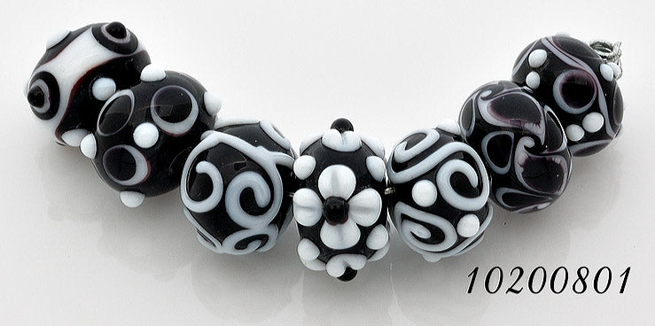 10200801 - Black & White Roundel Venetian Glass Beads