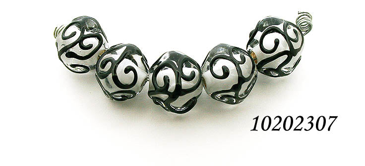 10202307 - Five Black & White  Crystal Beads
