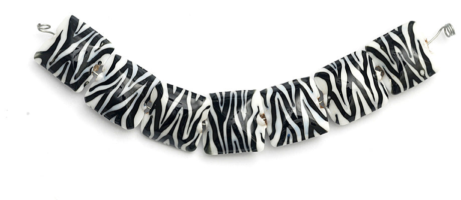 10204404 - Seven Zebra Stripes Pillow Beads