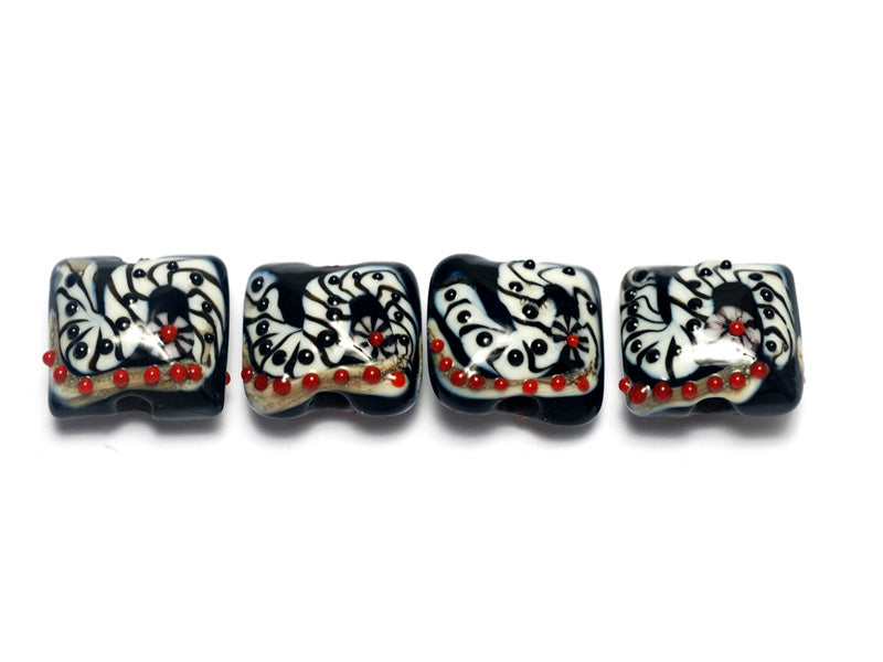 10205314 - Four Dakota Quilt Pillow Beads