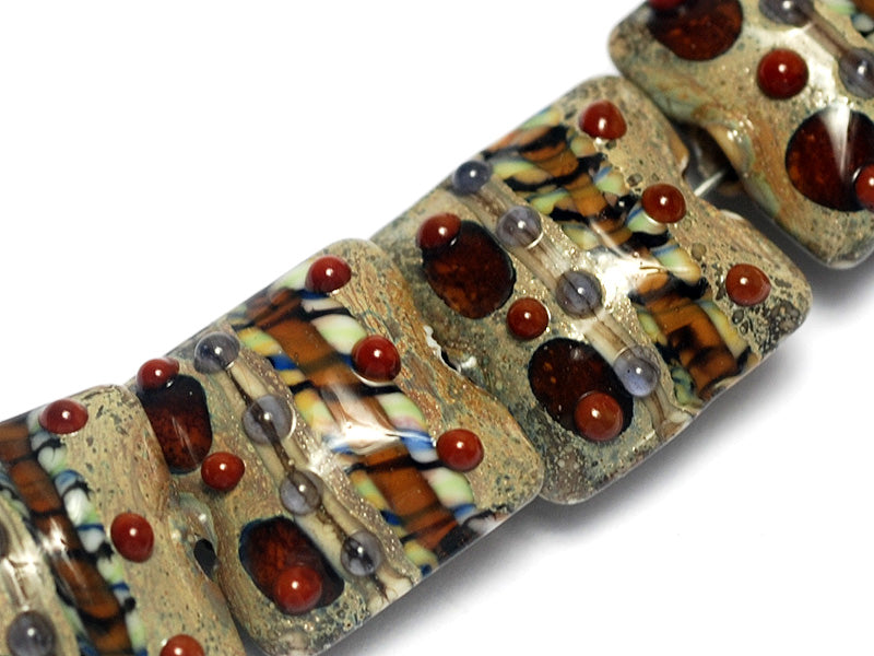 10305004 - Seven Brown Dark w/Ink Blue Dots Pillow Beads