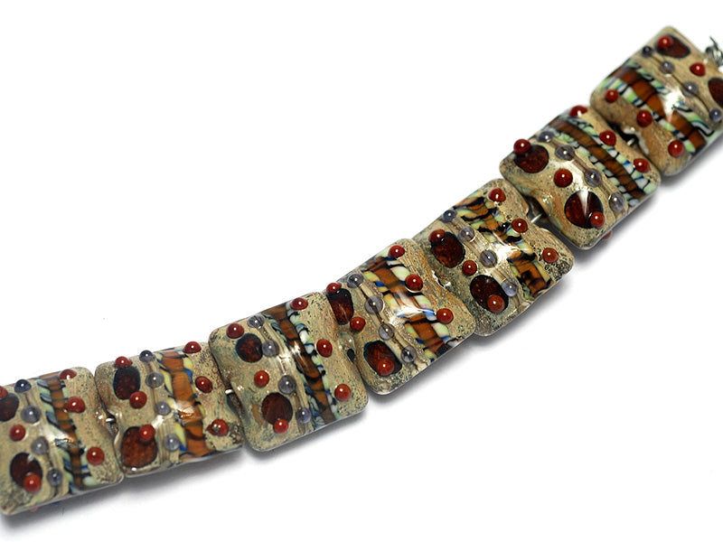 10305004 - Seven Brown Dark w/Ink Blue Dots Pillow Beads