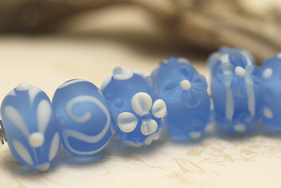 10402001 - Seven Lght Blue w/White Matte-Finished Rondelle Bead