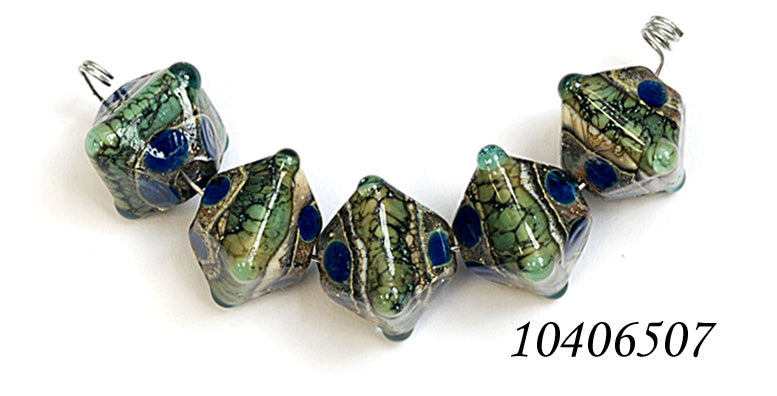 10406507 - Five Deep Ocean Blue w/Silver Foil Crystal Beads