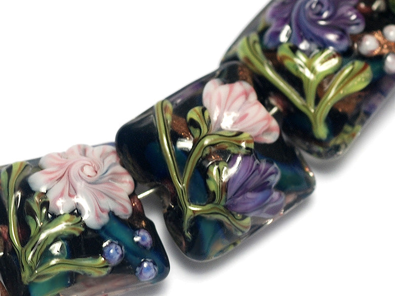 10407404 - Seven Pink & Purple Floral Pillow Beads