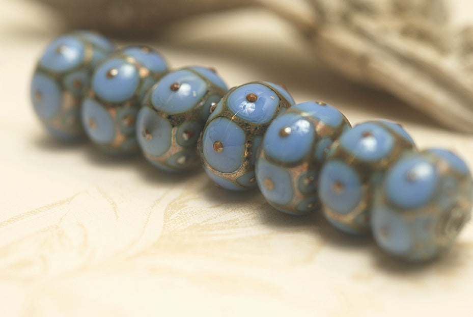 10410501 - Seven Periwinkle w//Metal Dots Rondelle Beads