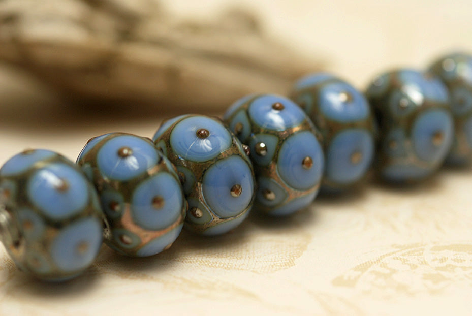 10410501 - Seven Periwinkle w//Metal Dots Rondelle Beads
