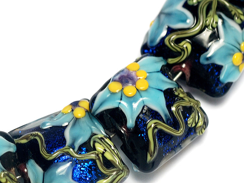 10411204 - Seven Azure's Elegance Pillow Beads