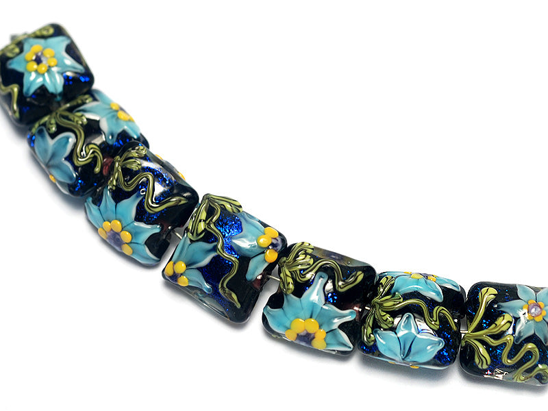 10411204 - Seven Azure's Elegance Pillow Beads