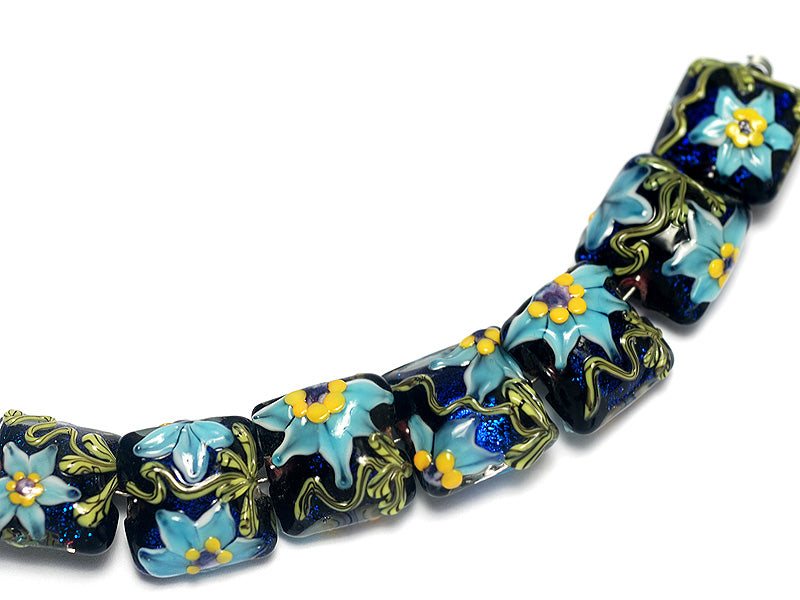 10411204 - Seven Azure's Elegance Pillow Beads