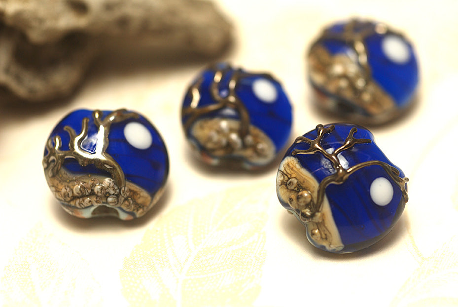 10411712 - Four Dogwood Bay Lentil Beads