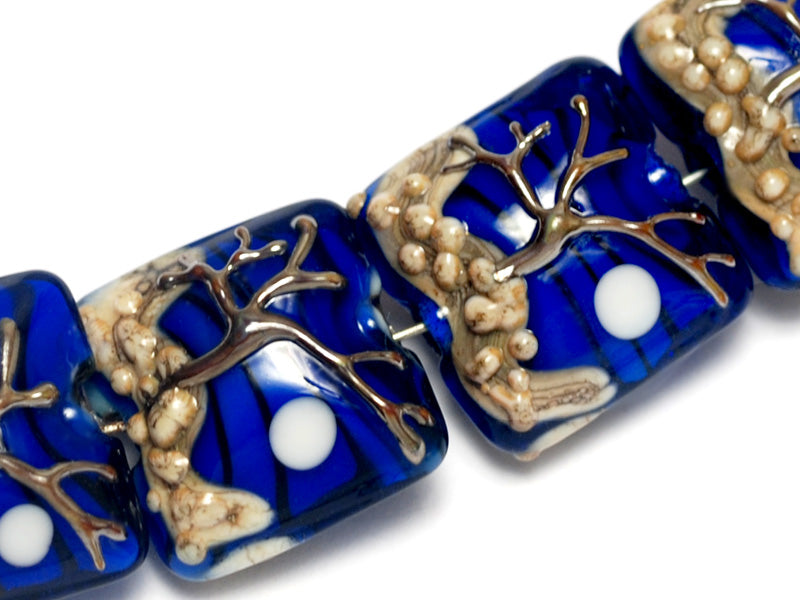 10411714 - Four Tree of Life Pillow Beads