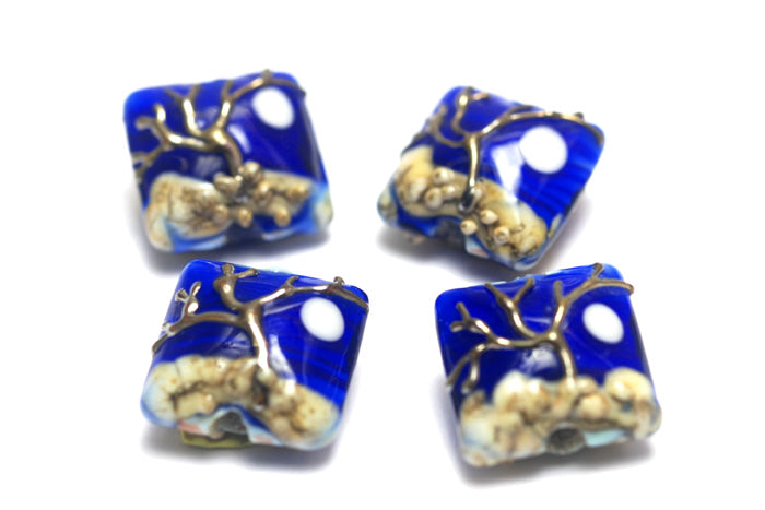 10411714 - Four Tree of Life Pillow Beads