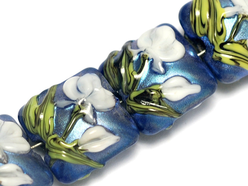 10412414 - Four Wedgewood Pillow Beads